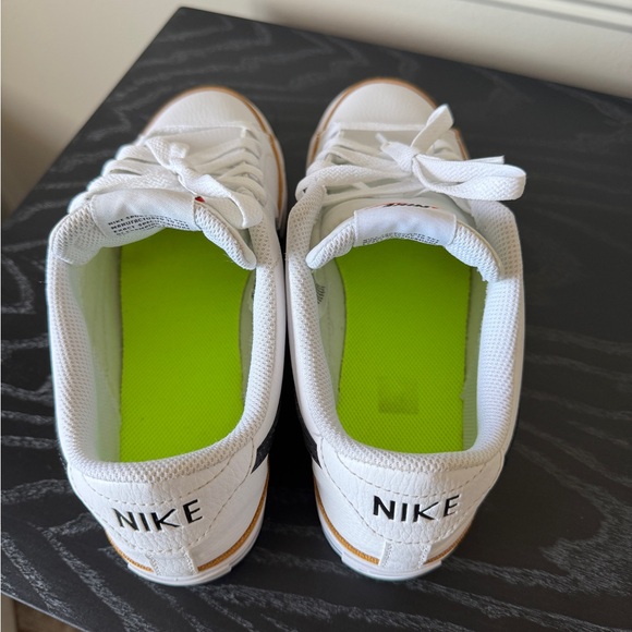 Women’s Nike Court Legacy - Size 9.5 - Picture 4 of 7